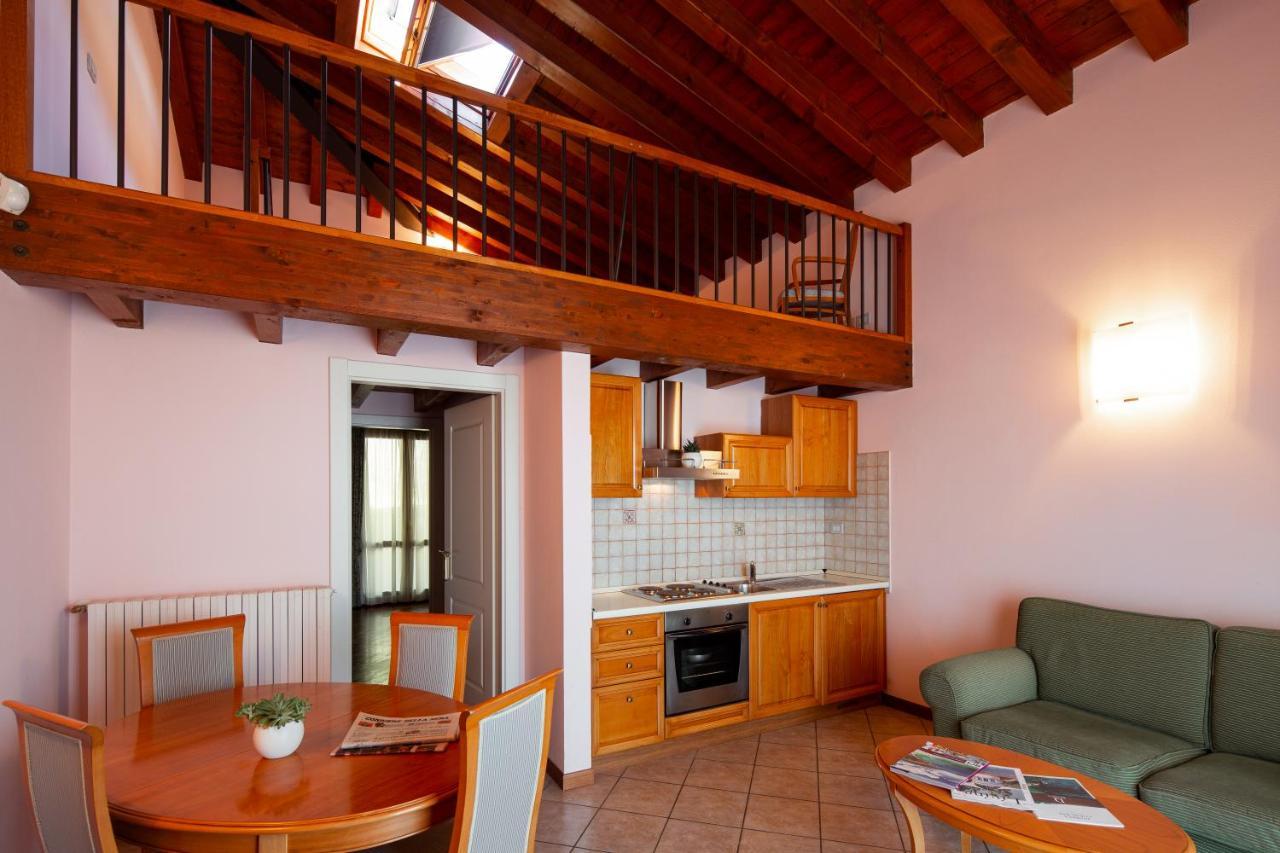 Domina Borgo Degli Ulivi - Garda Lake Gardone Riviera Buitenkant foto