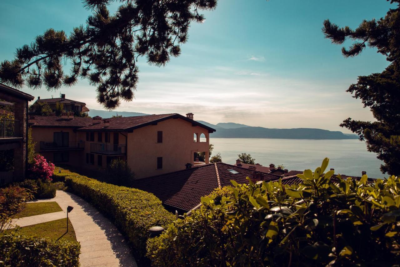 Domina Borgo Degli Ulivi - Garda Lake Gardone Riviera Buitenkant foto