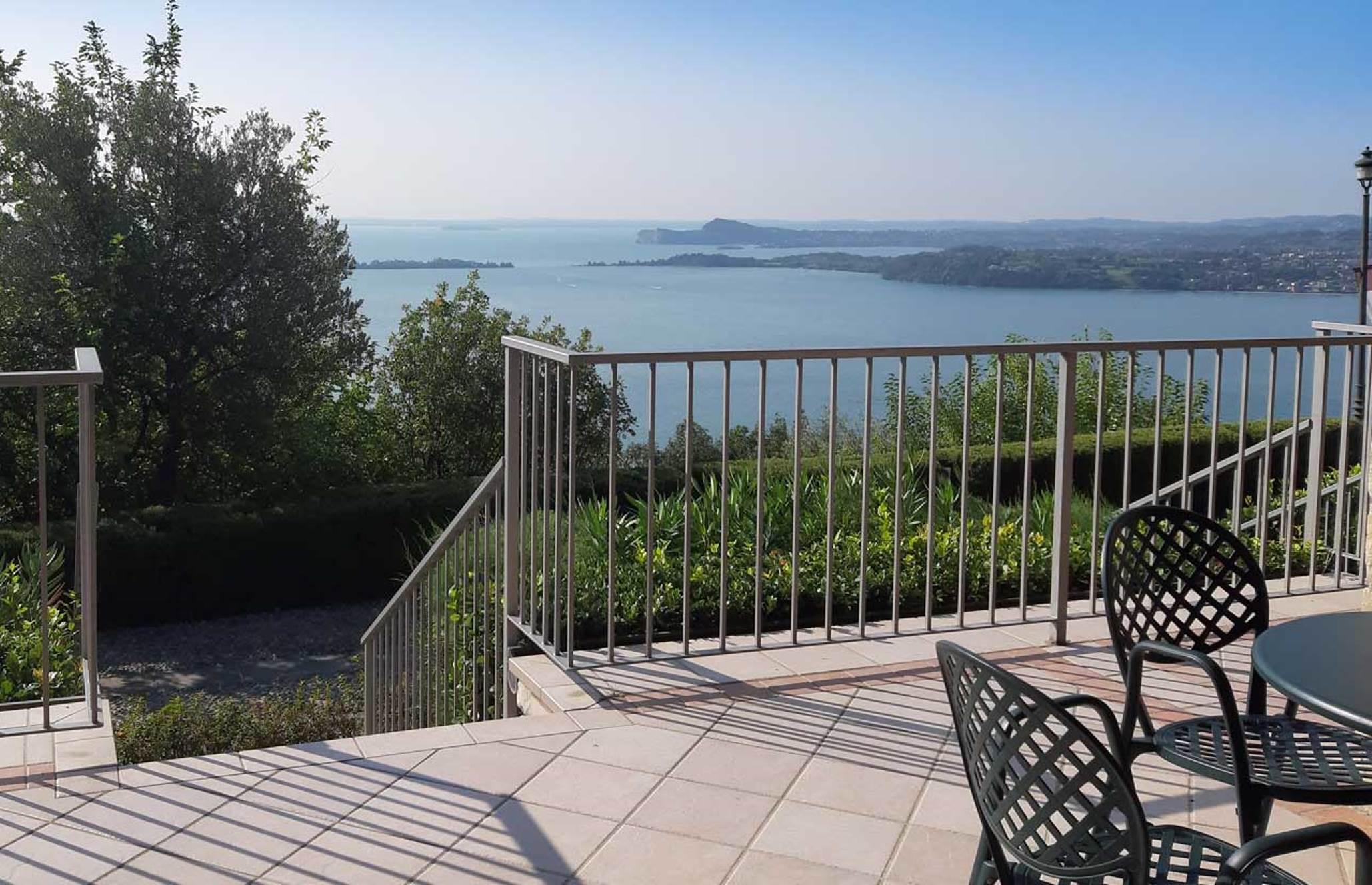 Domina Borgo Degli Ulivi - Garda Lake Gardone Riviera Buitenkant foto