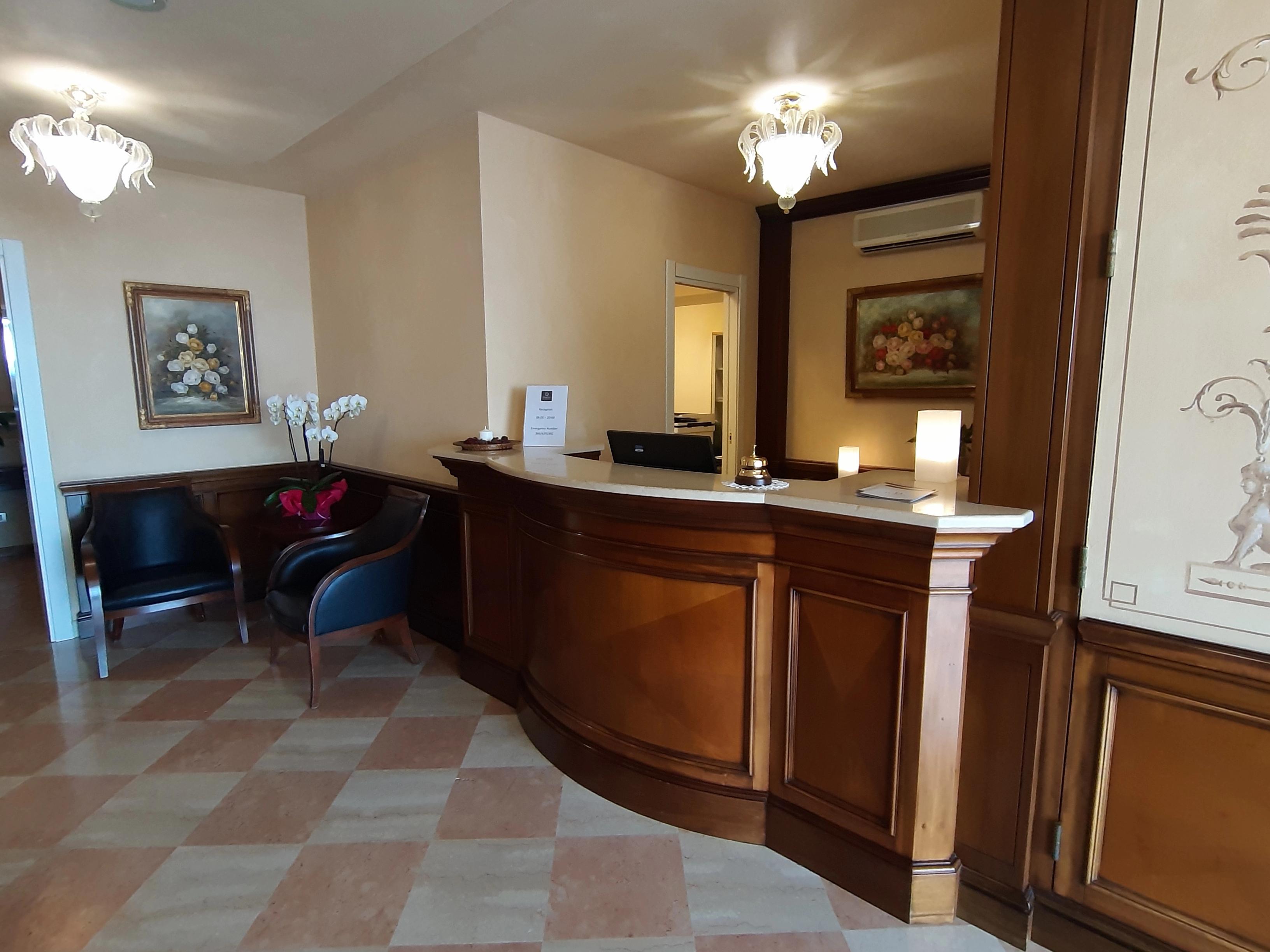 Domina Borgo Degli Ulivi - Garda Lake Gardone Riviera Buitenkant foto